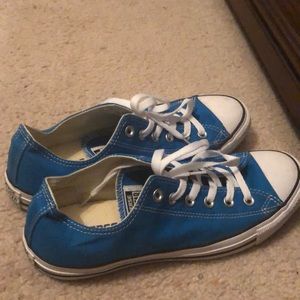 Never worn converse! Men’s 8 and Women’s 10